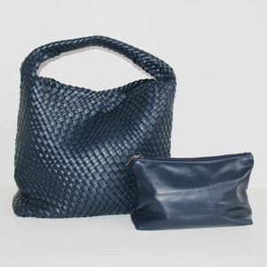 818 Dina Woven Shoulder Bag